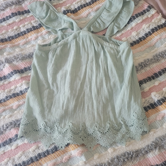 Mine top with ruffle sleeve and lace - Picture 2 of 10